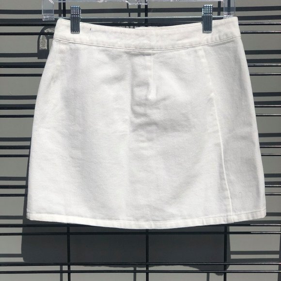LAST CHANCE! White Button-up Skirt - Picture 3 of 3
